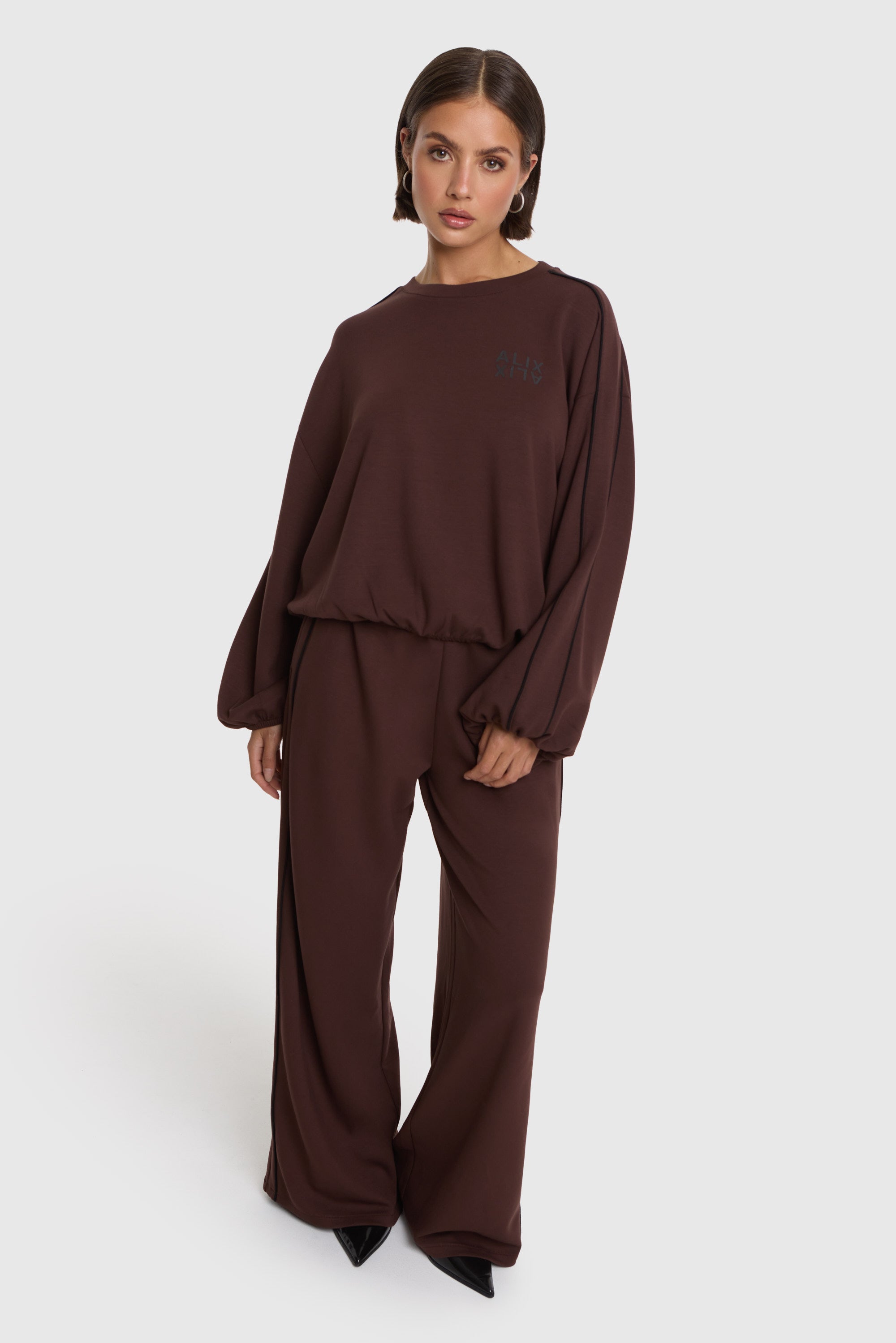 Piping sweater