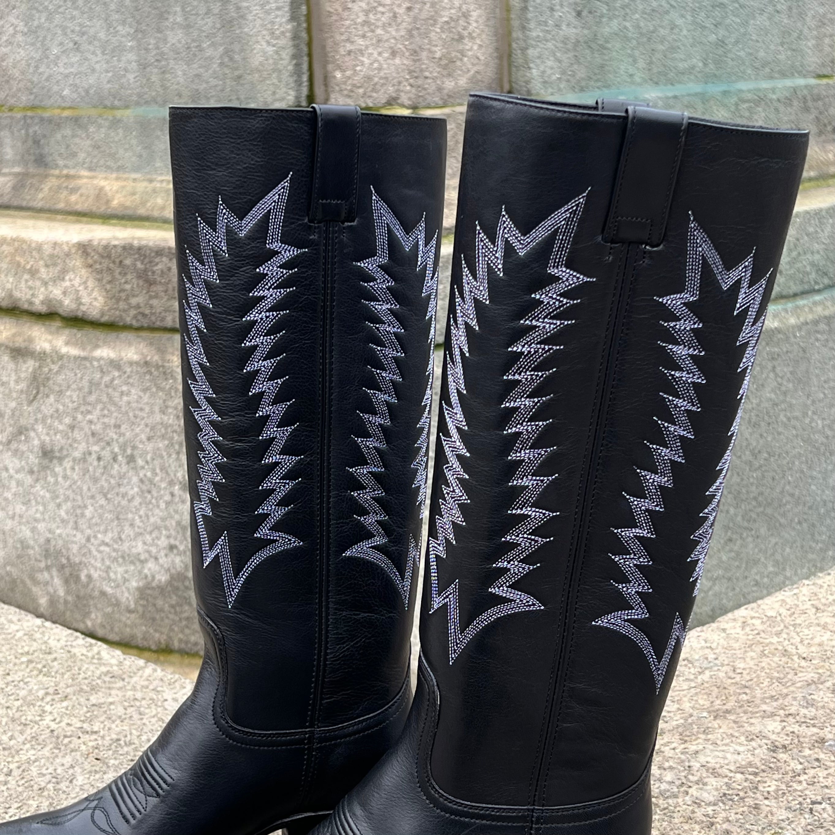 Gene high boots embroidery