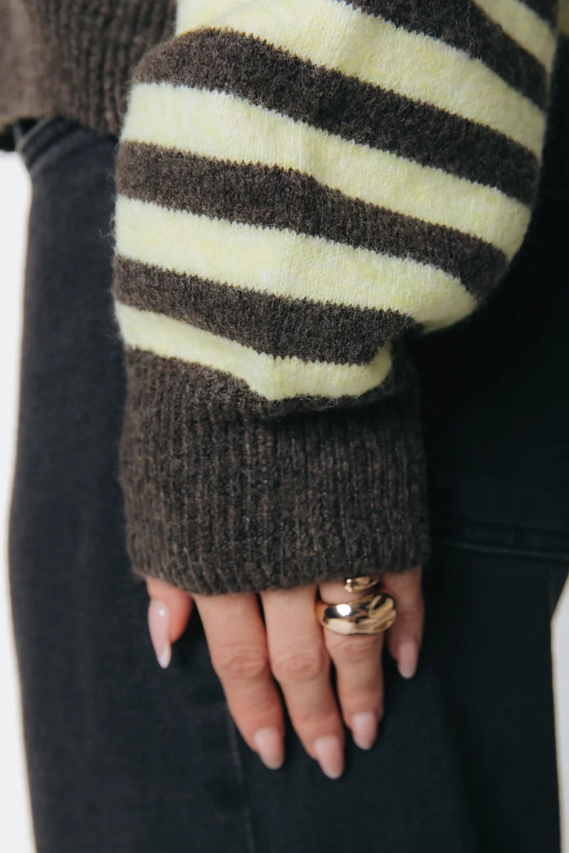 Linsey striped fluffy knitted sweater | brown/yellow