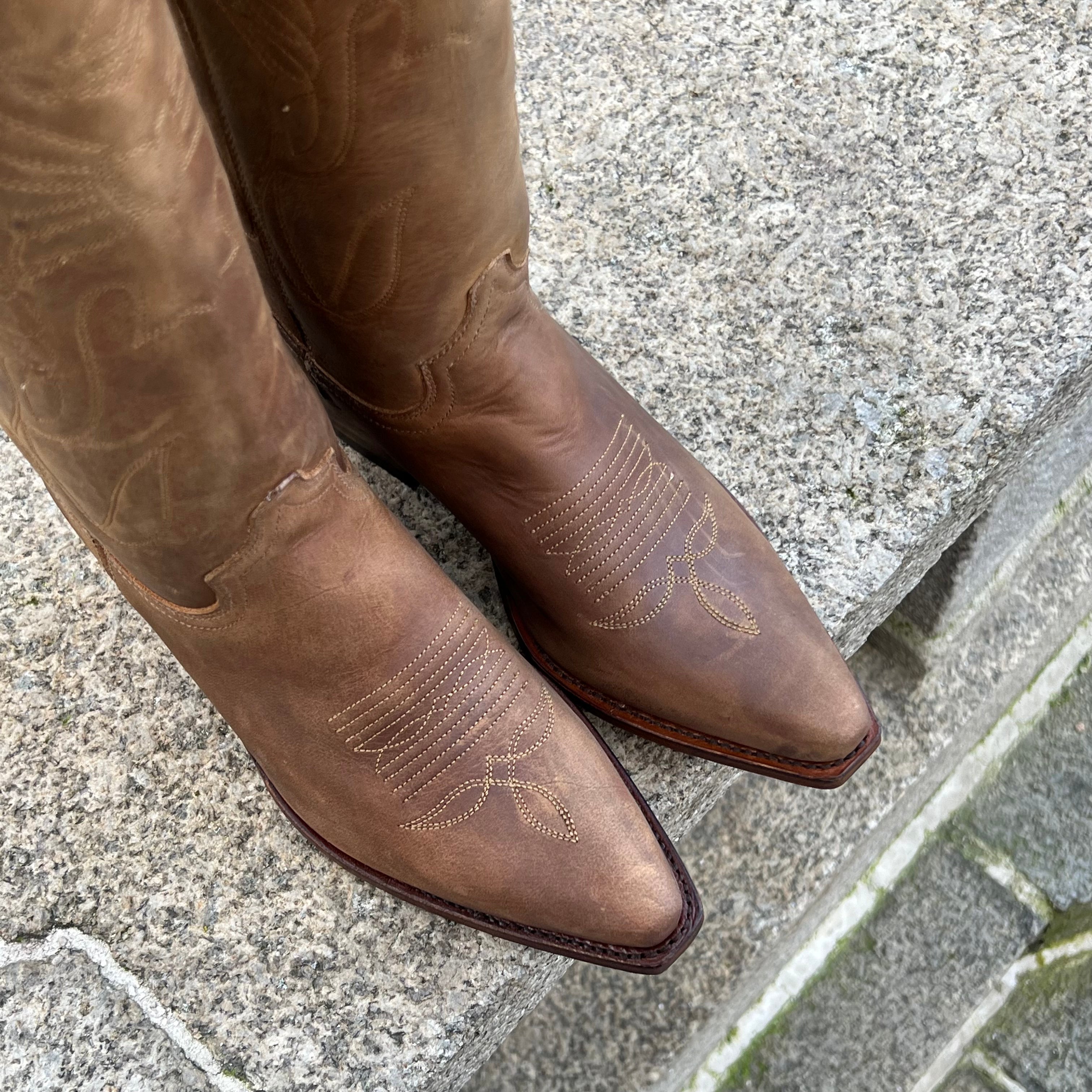 Gene Berdy high boots - tang