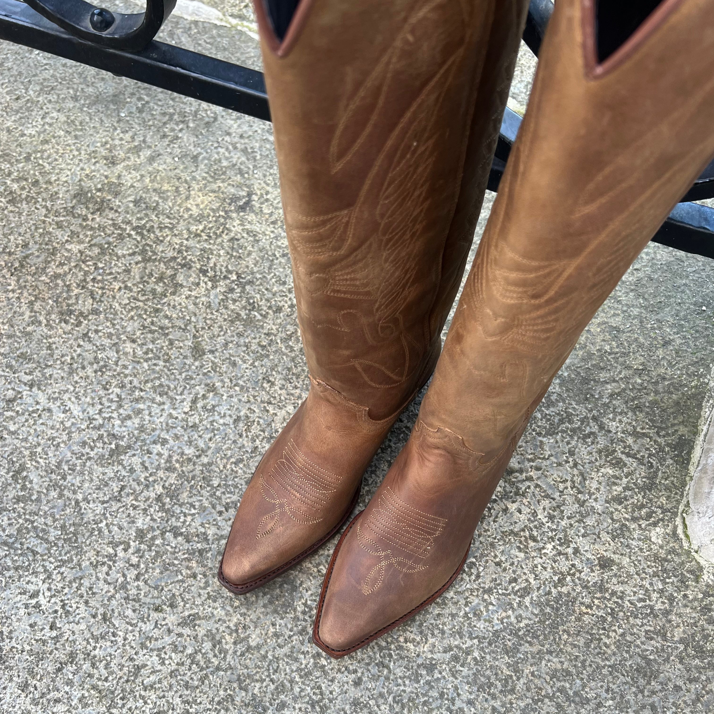 Gene Berdy high boots - tang