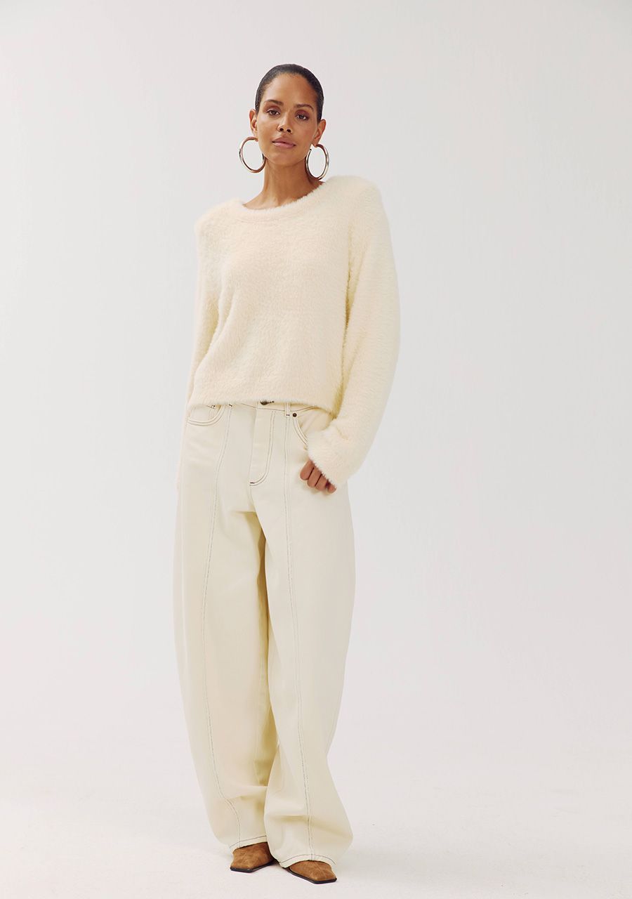 Nina fluffy sweater | almond oil