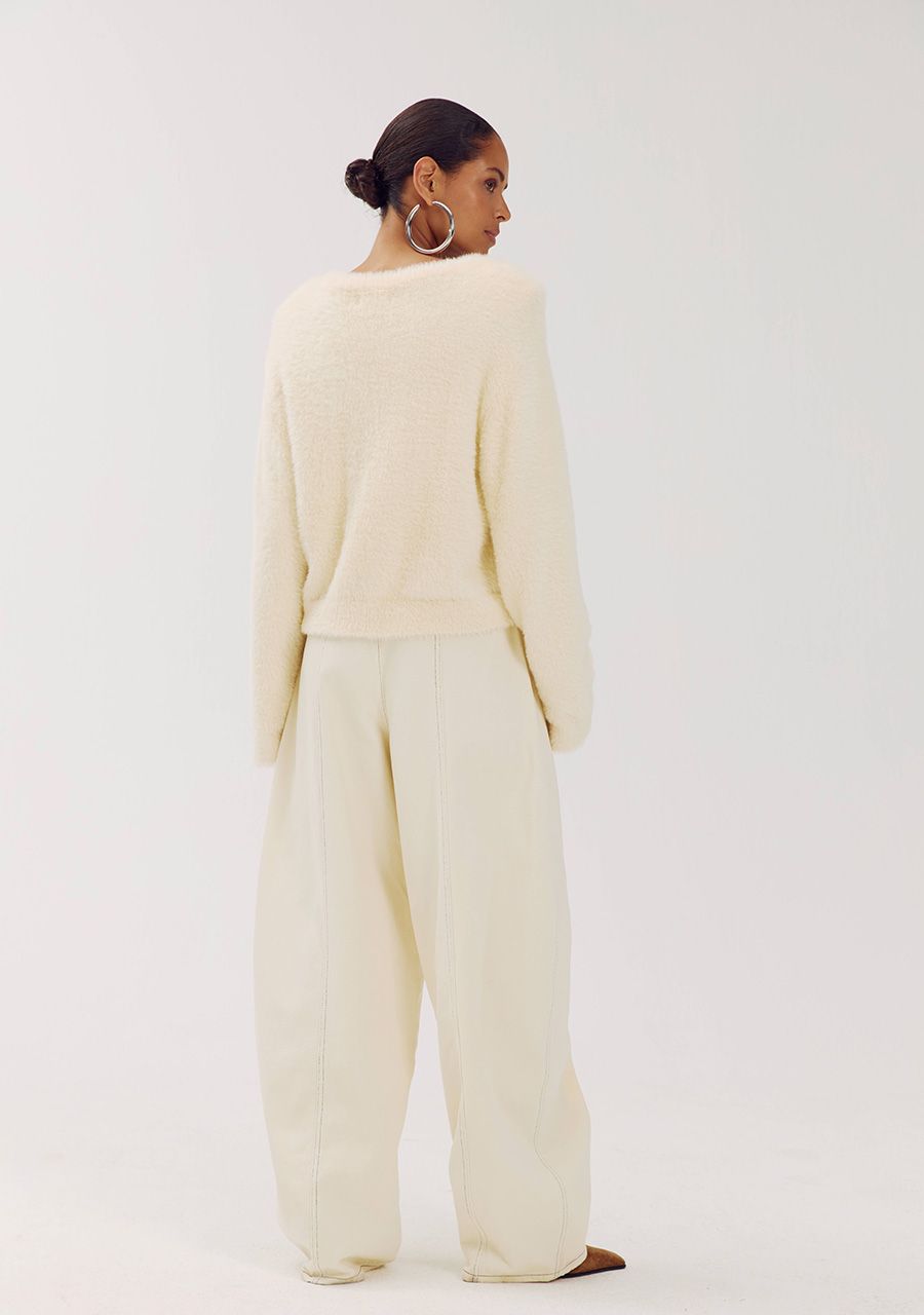 Nina fluffy sweater | almond oil