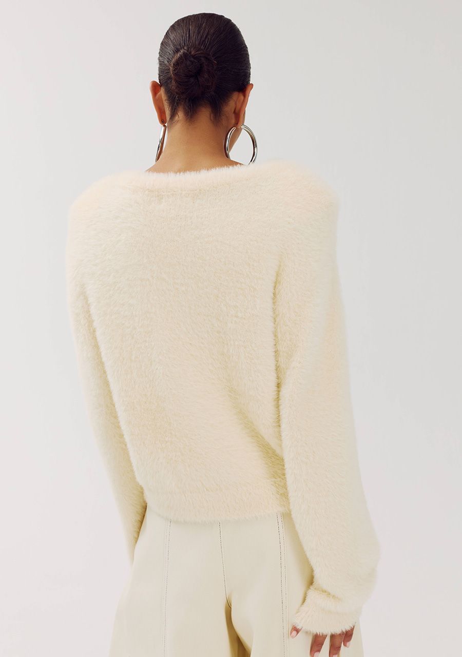 Nina fluffy sweater | almond oil