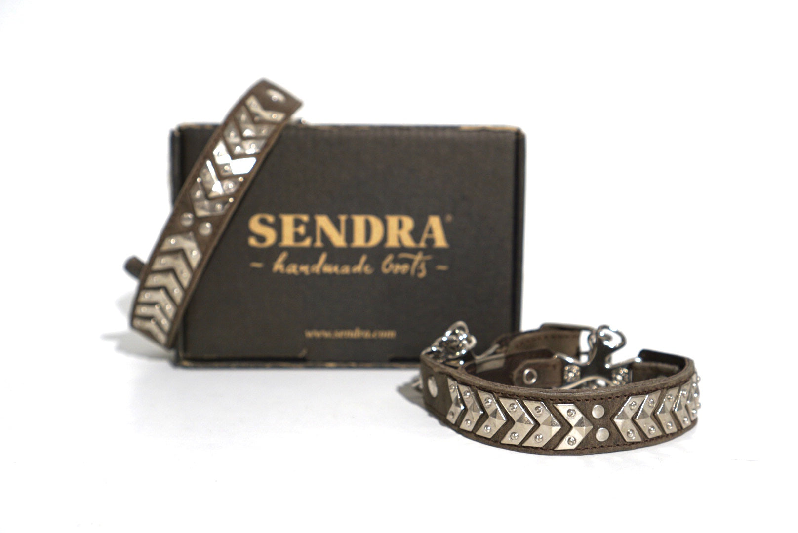 Sendra spurs - taupe with silver arrows