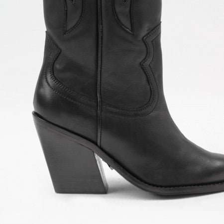 New Kole boots - black