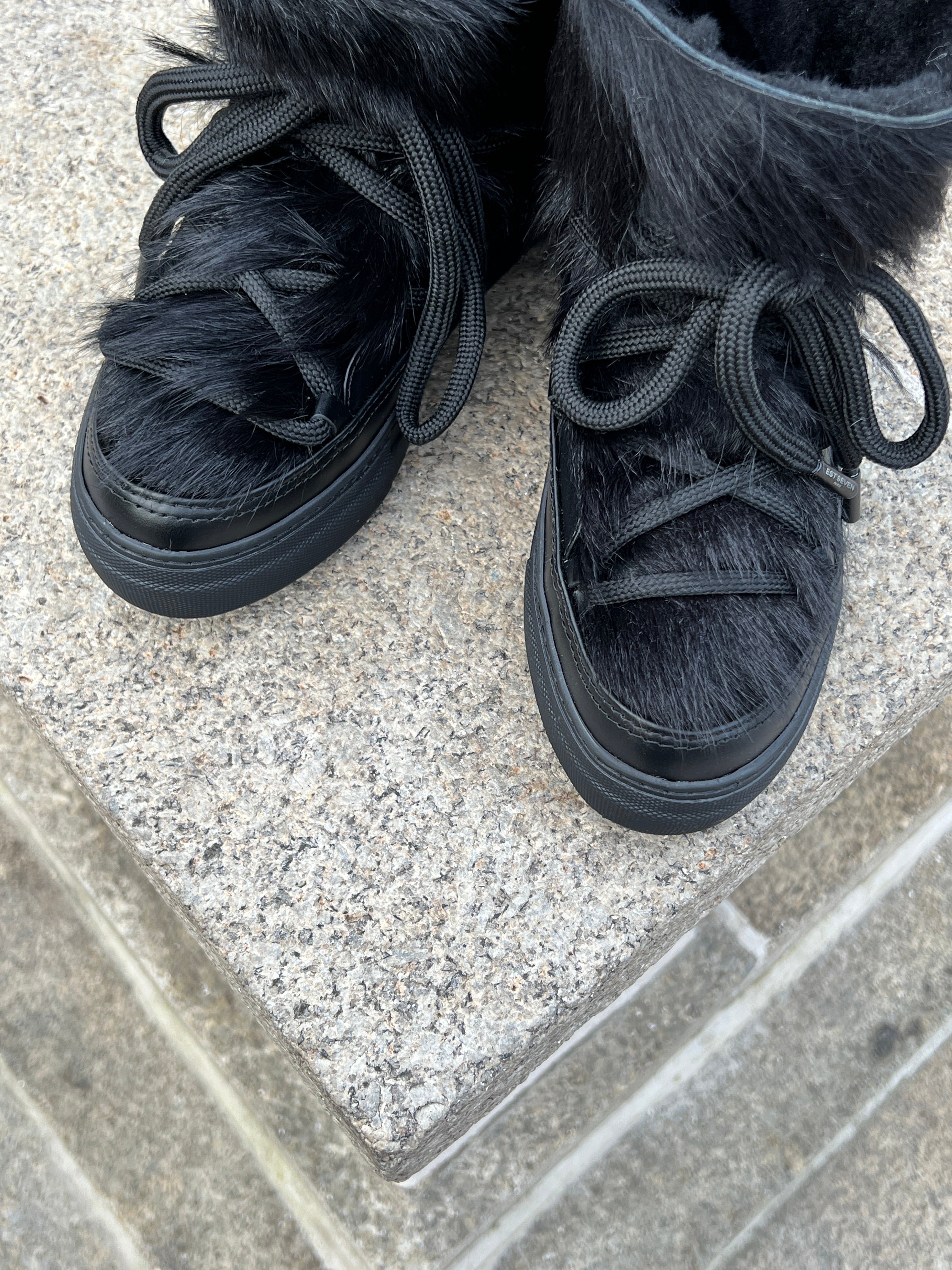 Est Mouton boots - goat black