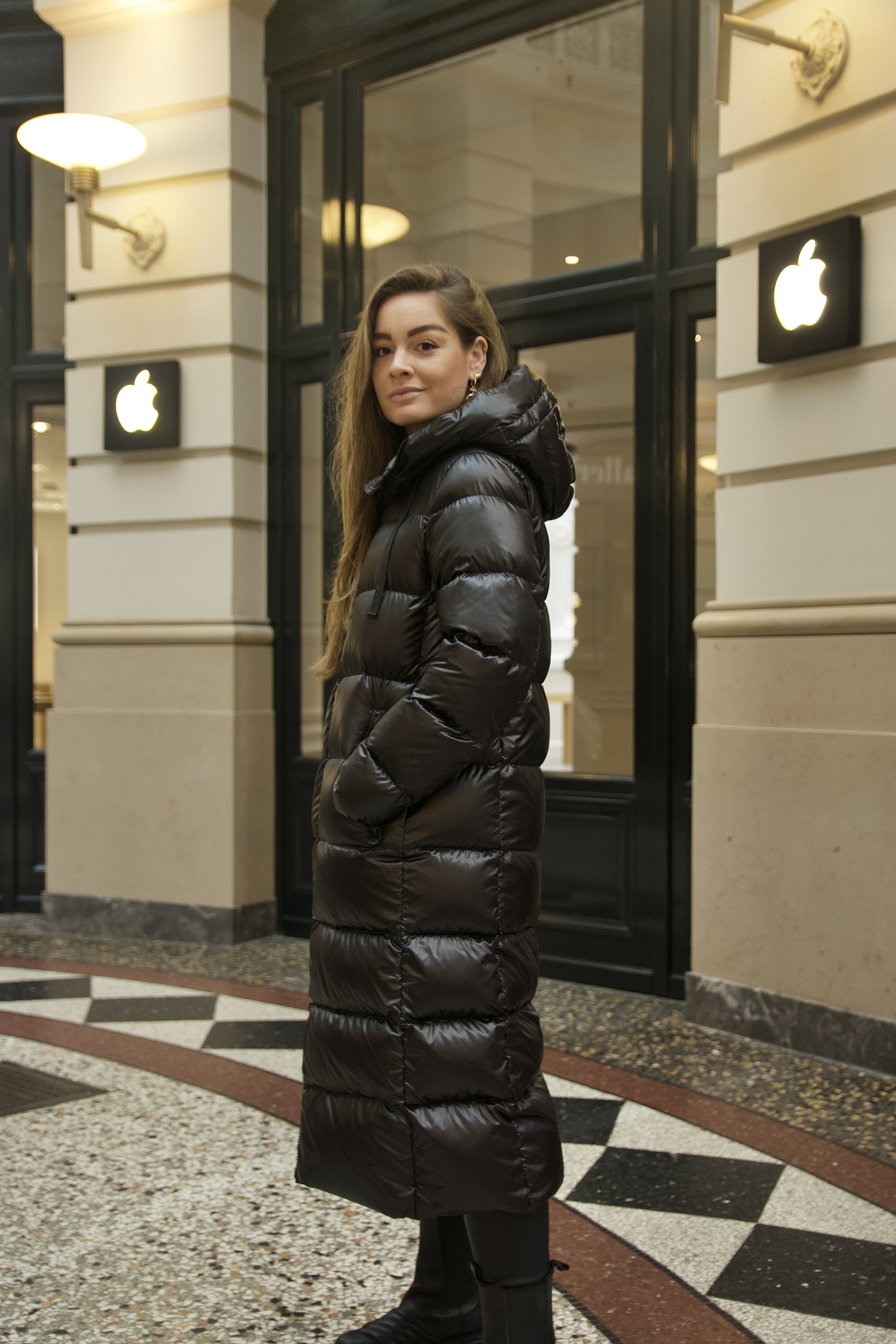 Hox Long Puffer Jacket black Gaudi Den Haag