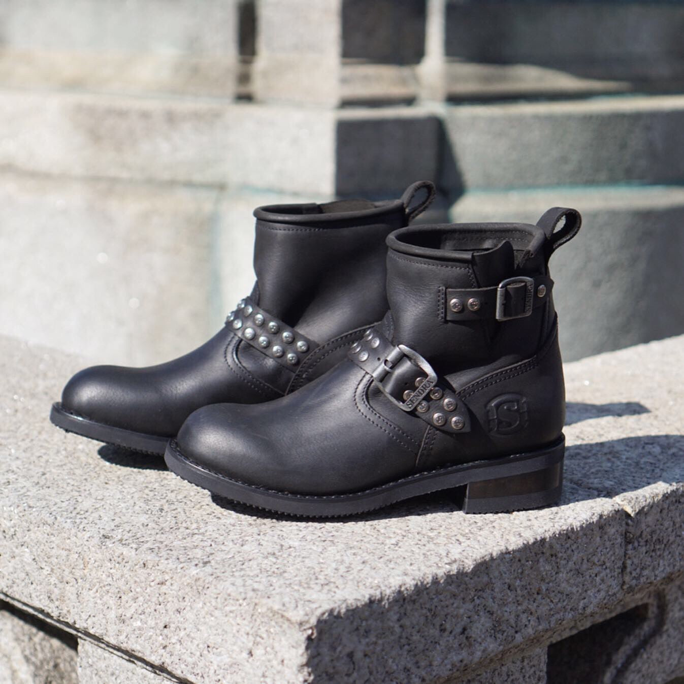 Round toe clearance biker boots