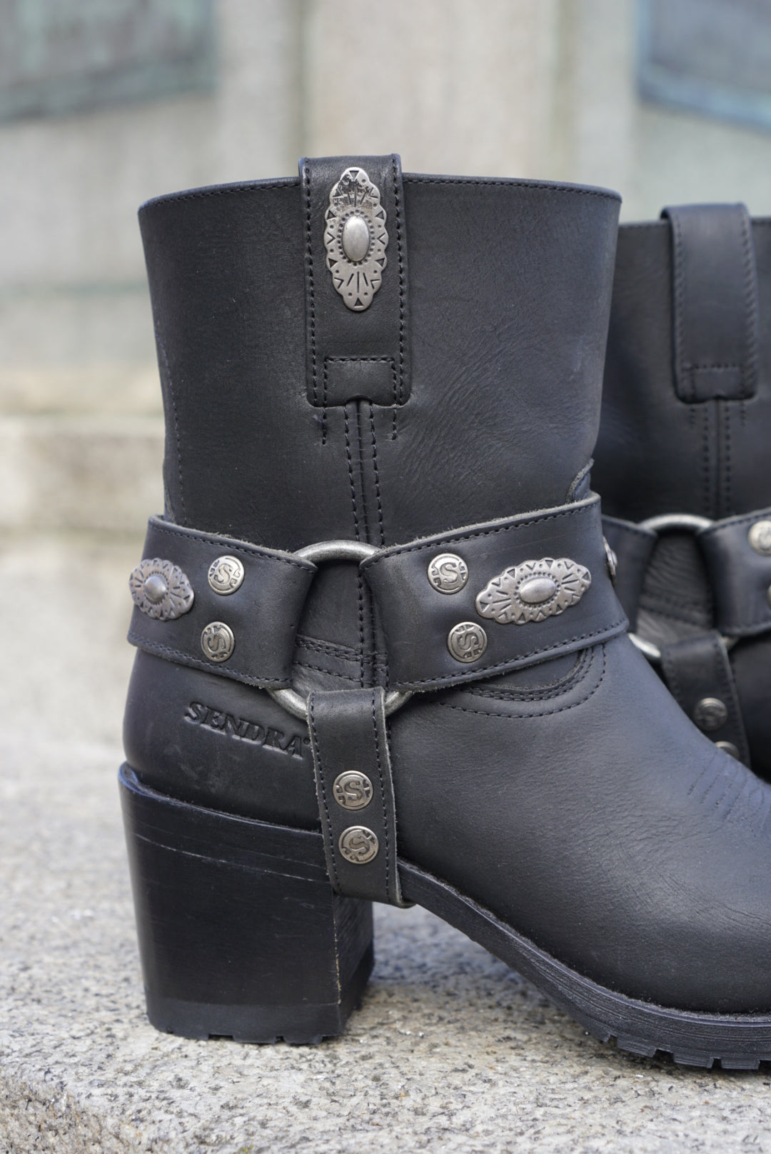 Toledo concho boots - black